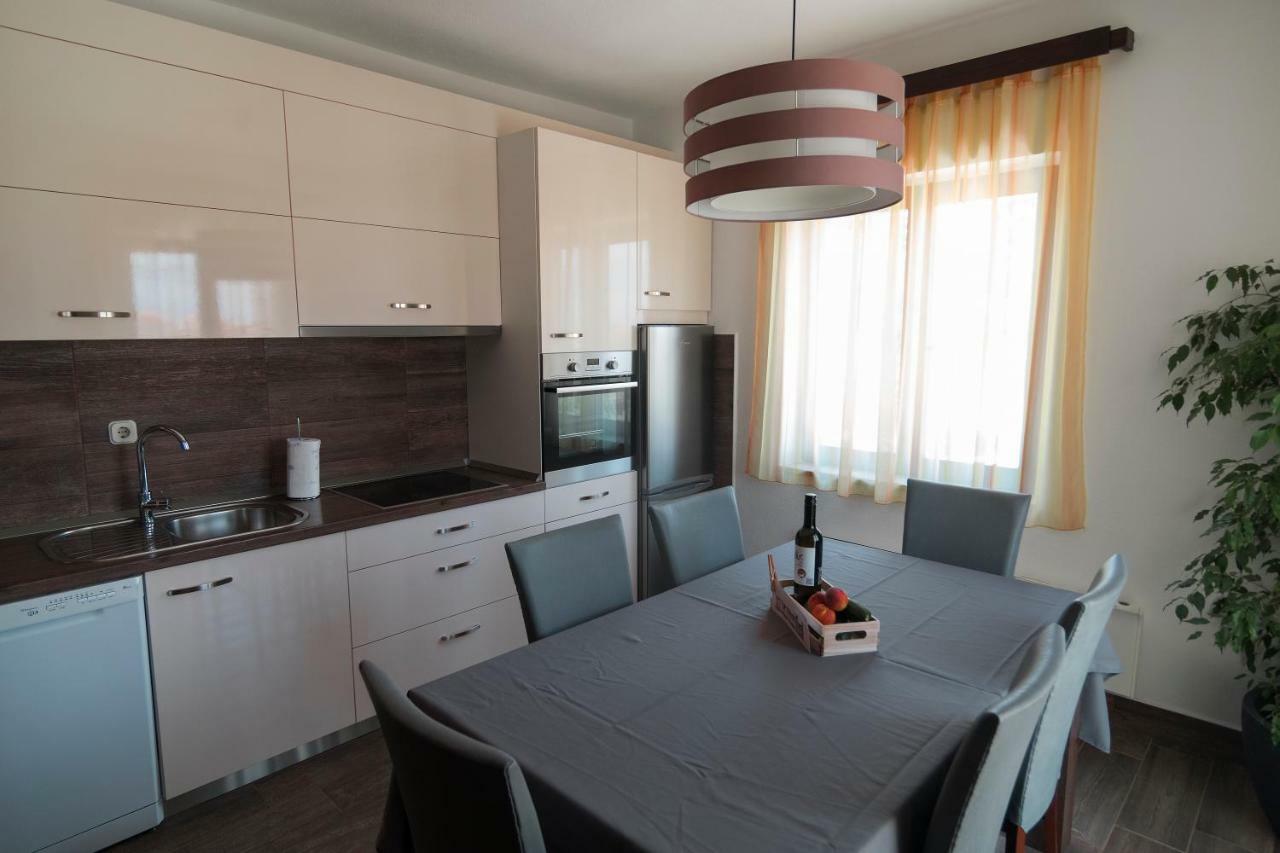 Apartments Ivana Постира Экстерьер фото