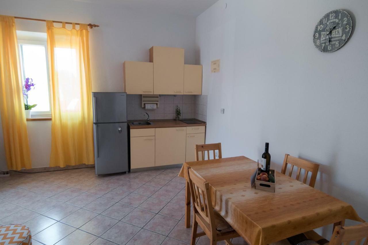 Apartments Ivana Постира Экстерьер фото